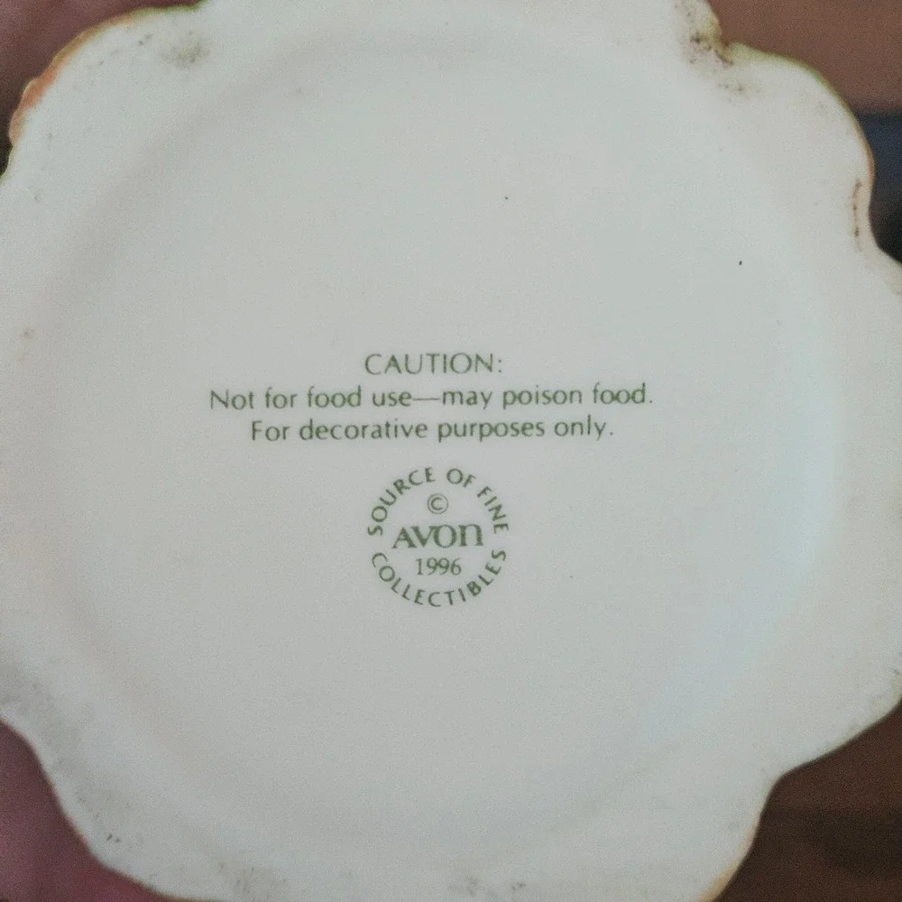 Avon Collectibles 1996 Asparagus Teapot Trinket Box 3.25